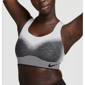 NEW with tags Women’s Nike Swoosh Flyknit High Support Sports Bra XL EG